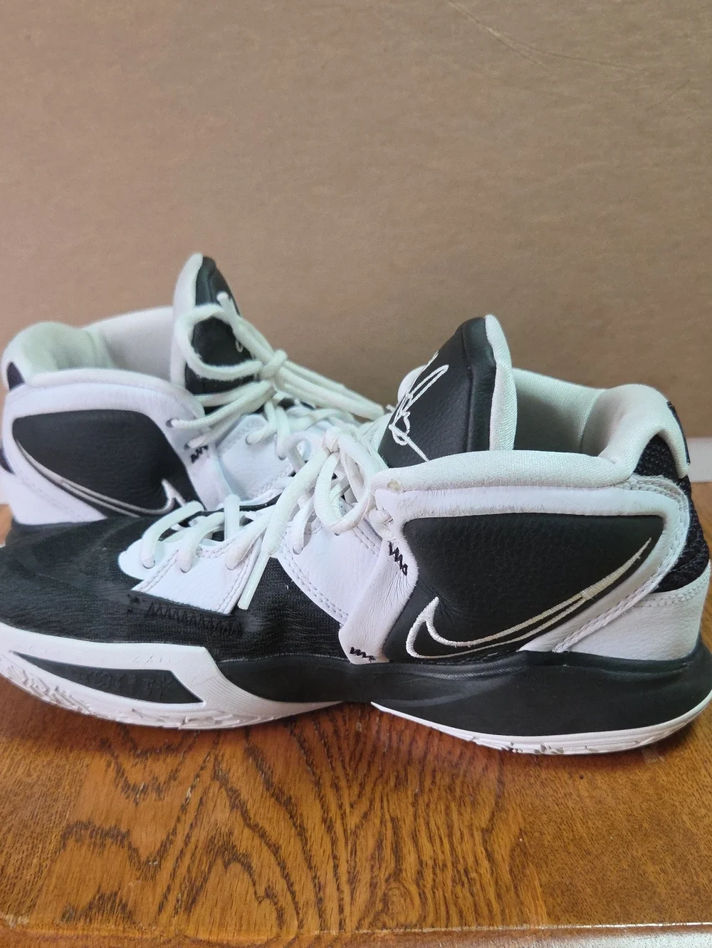 Nike Kyrie Infinity TB basketball sneakers 2022 Size 9